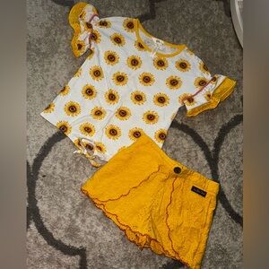 Matilda Jane Size 6 Sunflower Top and Eyelet Shorts